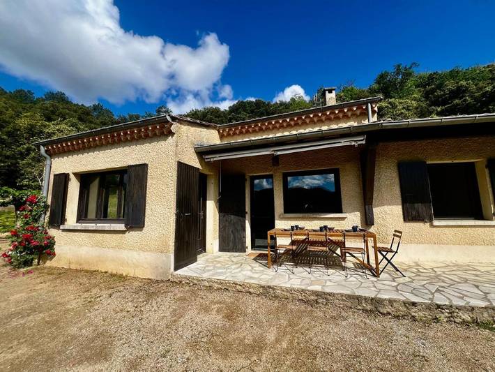 Location de vacances pour 6 personnes, avec jardin et vue à Saint-Fortunat-sur-Eyrieux - 3