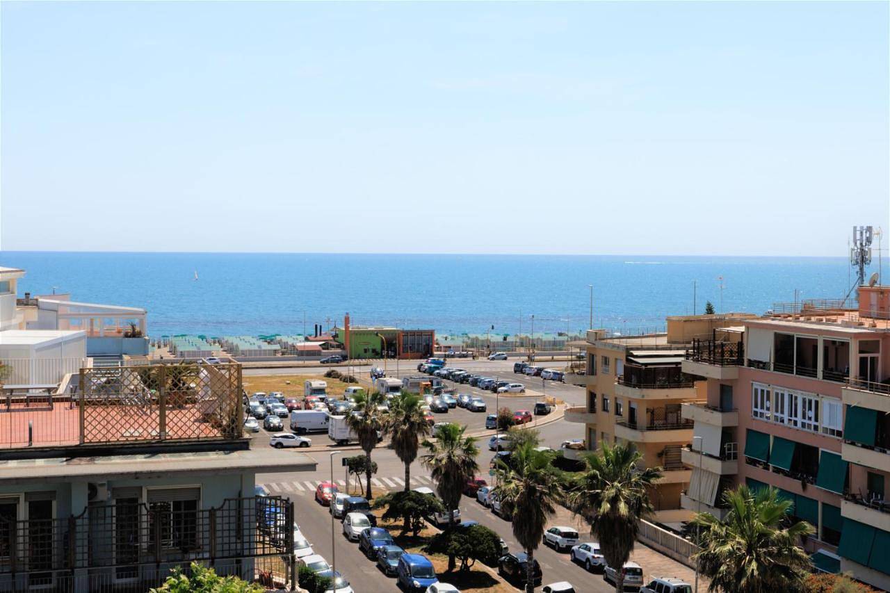Appartamento intero, One-Bedroom Apartment in Ostia, Roma