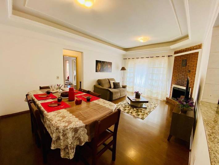 Casas e apartamentos de temporada para 7 pessoas, com vista e balcão em Campos do Jordão