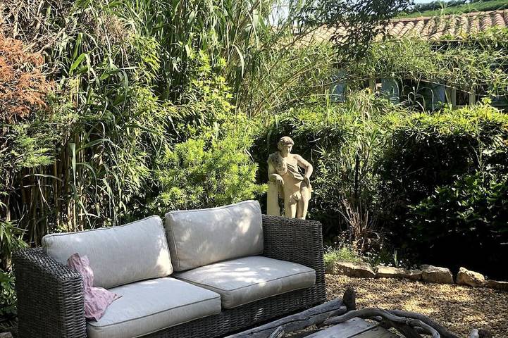 Appartement de vacances pour 2 personnes, avec piscine et jardin, animaux acceptés