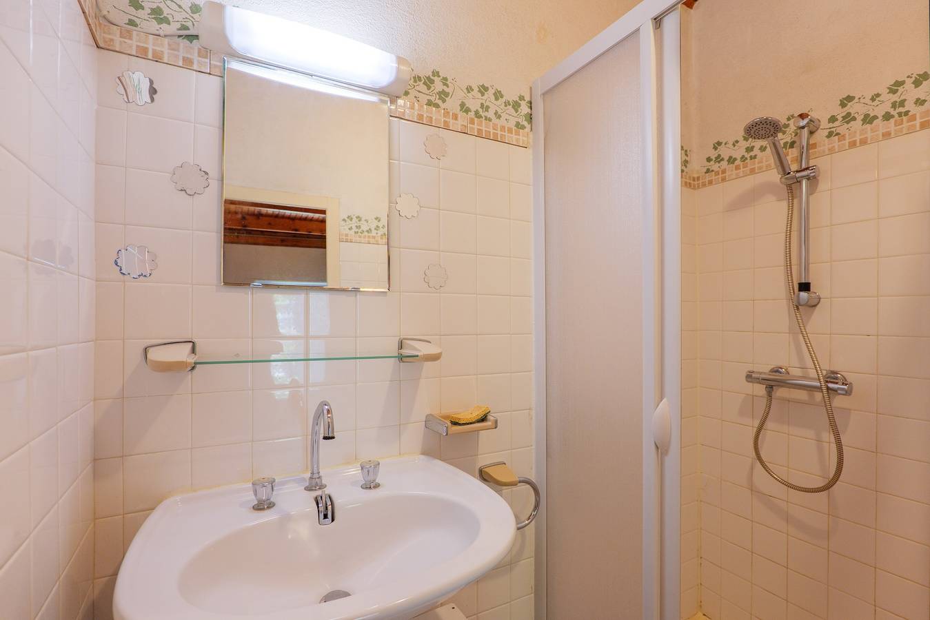 Gîte „Les Combes“ mit Gemeinschaftspool, Wlan und Klimaanlage in Chauzon, Ardèche