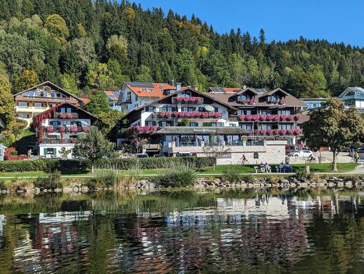 Ferienwohnung für 4 Personen, mit Balkon/Terrasse und Balkon sowie Terrasse und Sauna am Hopfensee