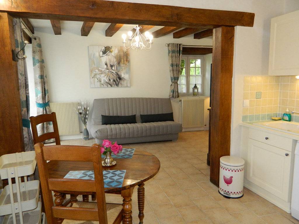 Studio entier, Gîte Milka (studio) in Lussault-sur-Loire, Région de Tours