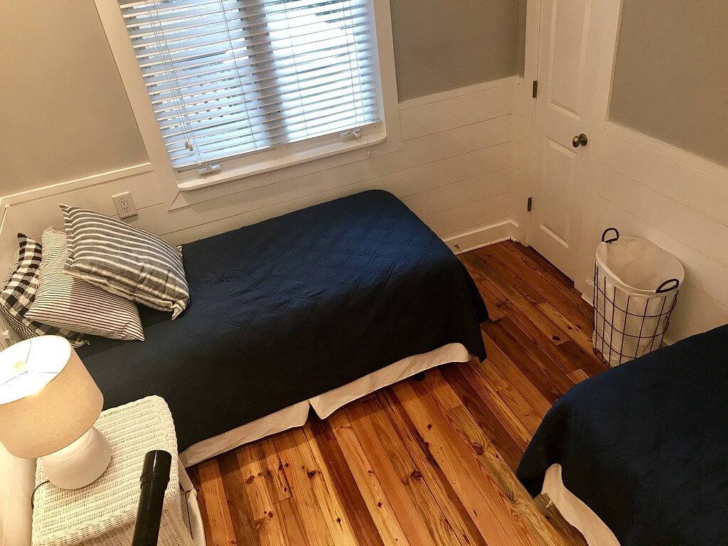 Entspannen Sie am Fluss im Cottage at Cedar Point - Kayaker's Dream! in Camp Lejeune