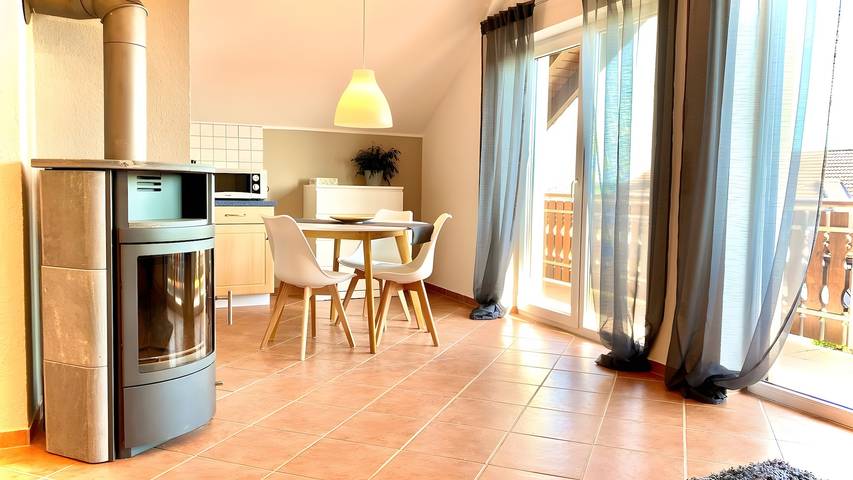 Apartamento entero, Apartamento 'Maarträumchen en Gillenfeld' con balcón y Wi-Fi in Gillenfeld, Eifel Volcánica