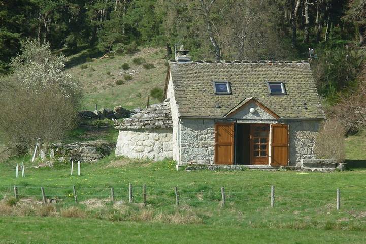 Gîte pour 4 personnes, avec jardin et terrasse, animaux acceptés dans Saint-Gal