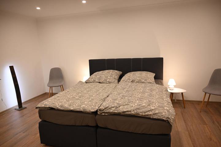 Ganze Ferienwohnung, 2-Bett-Ferienwohnung Bad/Wc, 1 Schlafzi.bis 4 Pers in Daun, Vulkaneifel