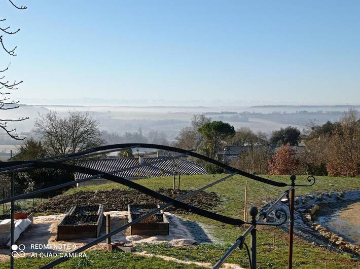 Location de vacances pour 3 personnes, avec Terrasse ainsi que Jardin et Vue à Saint-Puy