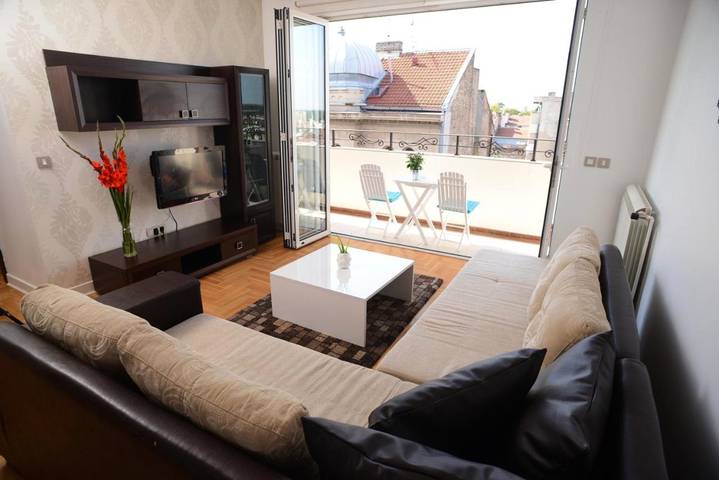 Ferienwohnung für 8 Personen, mit Terrasse und Ausblick in Belgrad
