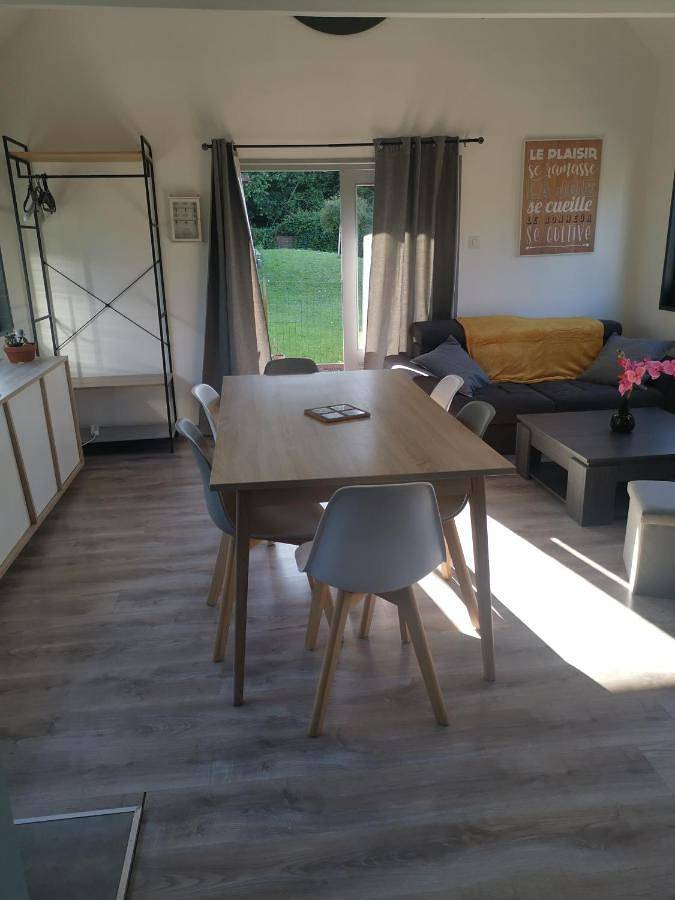 Maison de campagne pour 4 personnes, avec terrasse dans Condé-Folie