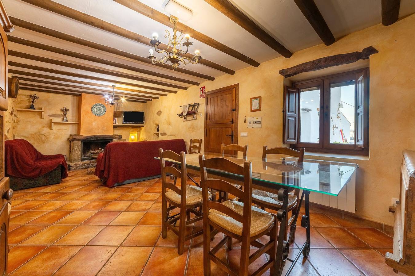 Maison de vacances 'Casa Rural La Curiosa' avec vue sur la montagne, piscine partagée et Wi-Fi in Laroya, Province d'Almería