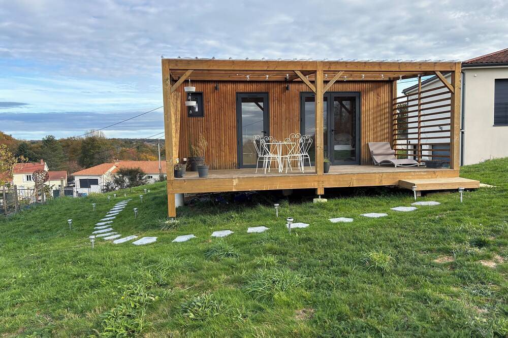 Tiny House  avec Jacuzzi sur la terrasse  , vue sur limoges. in Feytiat, Région de Limoges