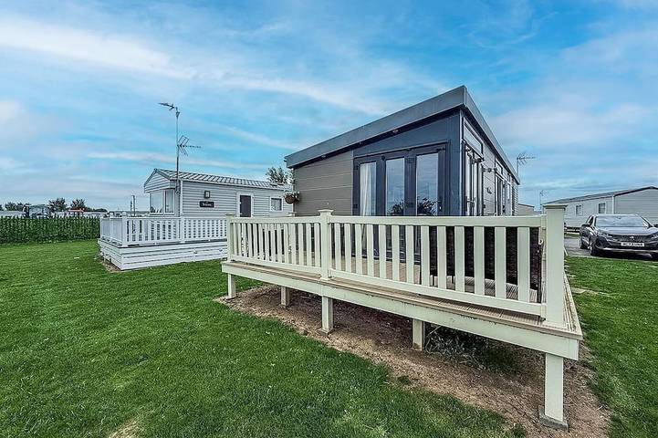 Glamping for 6 people in St Osyth