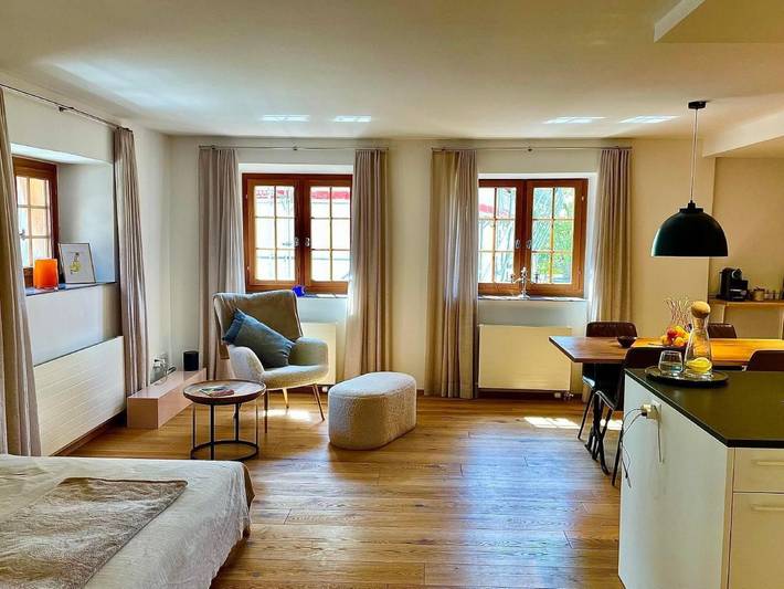 Ferienwohnung für 4 Personen, mit Terrasse und Garten sowie Ausblick in Lumnezia