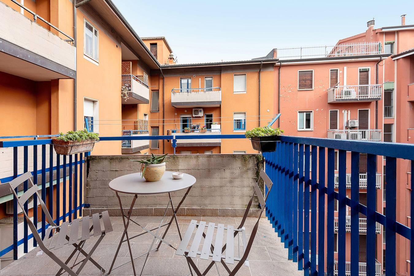 Apartamento entero, Apartamento 'Bassini' con Balcón, Wi-Fi y Aire Acondicionado in Verona, Provincia de Verona