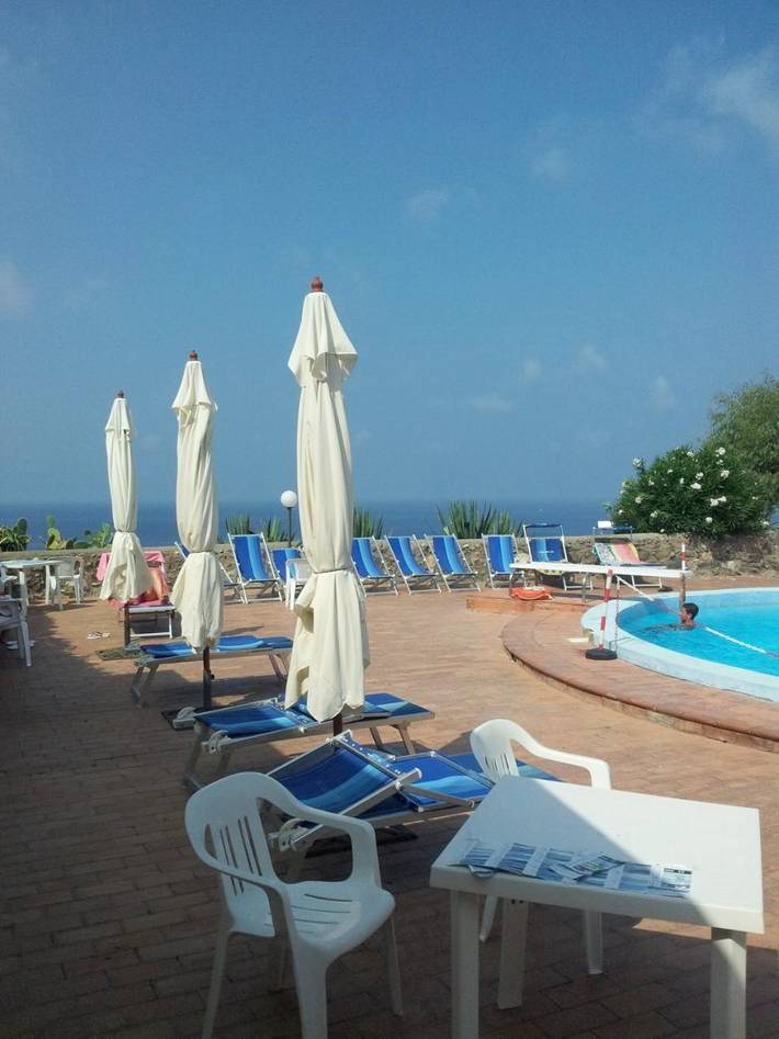 Ferienwohnung für 4 Personen, mit Balkon und Terrasse sowie Garten und Pool