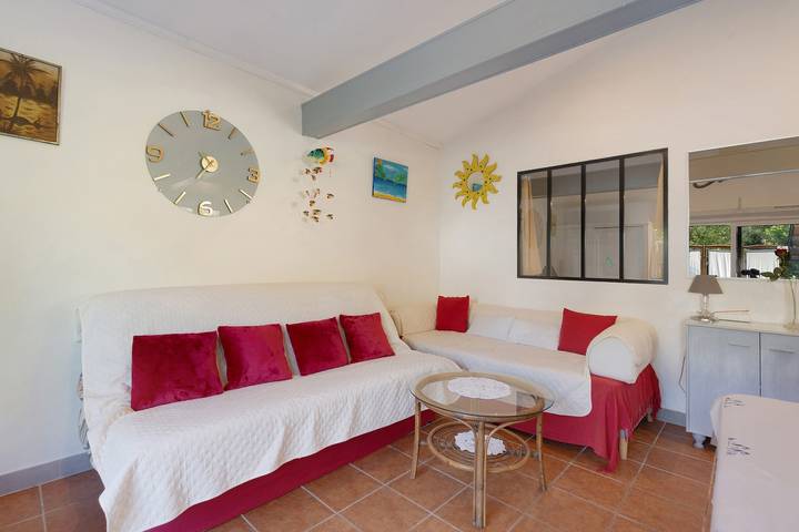 Holiday Home “Lanton Arcachon Bay” with Private Terrace, Wi-Fi & Air Conditioning in Cassy, Lanton