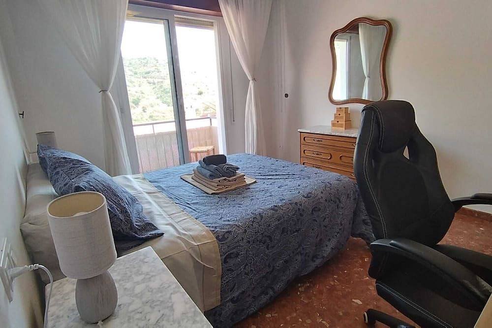 Entire apartment, 3 Bedrooms Apartment Torrox Center Wifi - 5 People in Torrox Pueblo, Torrox