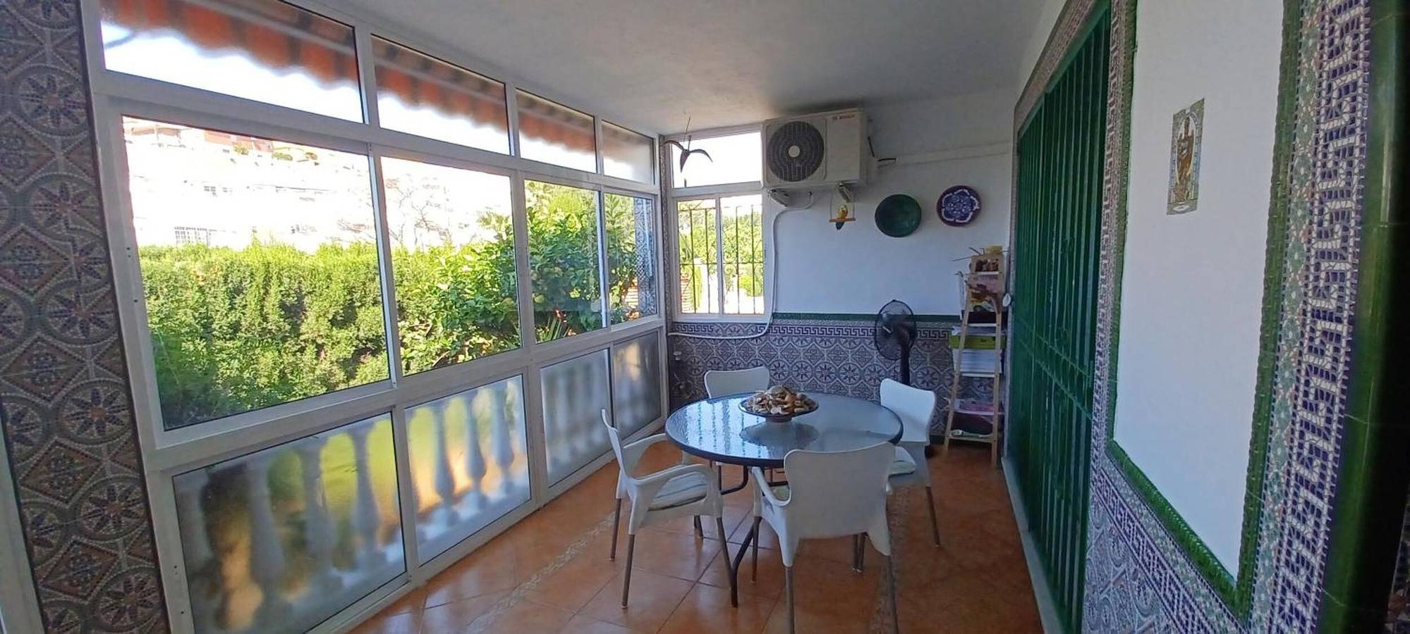 Chalet Adosado con Piscina Compartida, Wi-Fi y Aire Acondicionado en Cala del Moral in La Cala del Moral, Rincón de la Victoria