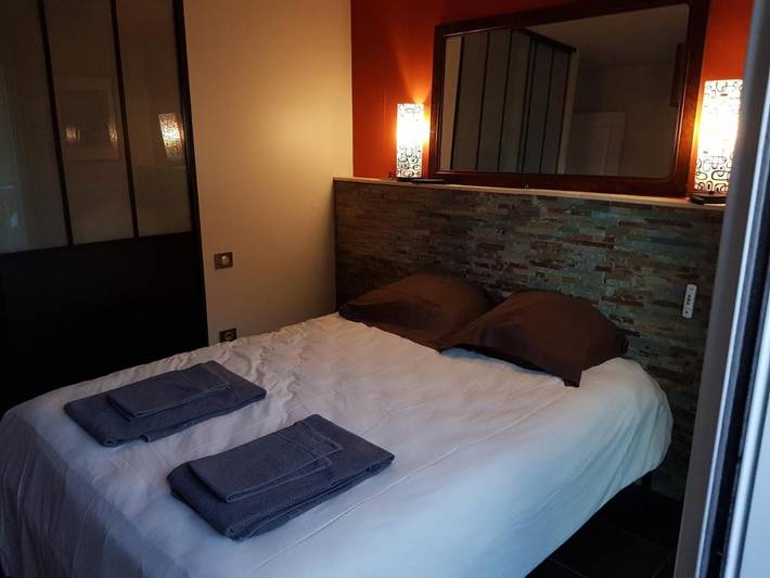 Gîte pour 2 personnes, avec Terrasse et Jardin ainsi que Piscine et Vue à Civrieux-d'Azergues