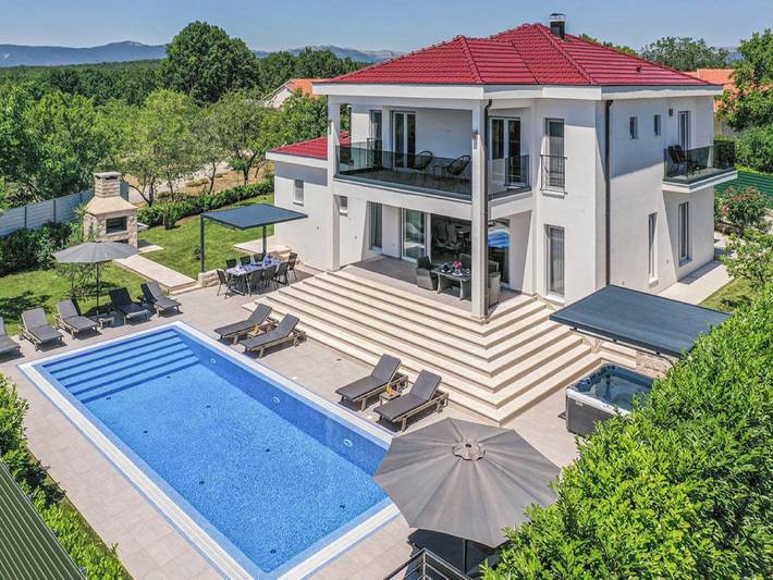 Ferienhaus für 12 Personen, mit Pool und Garten an der Makarska Riviera