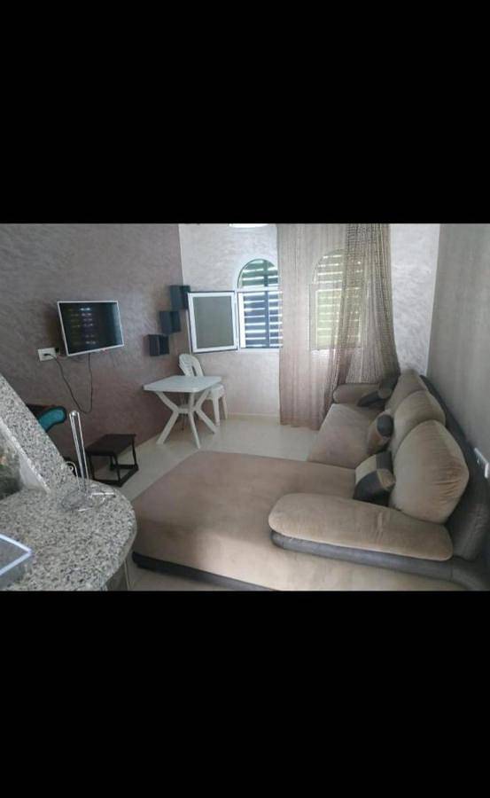 Appartement de vacances pour 5 personnes, avec terrasse ainsi que vue et piscine