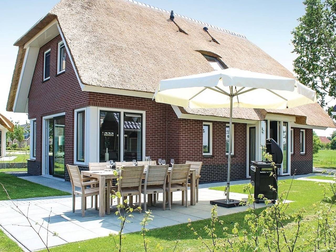 Villa in Friesland mit Sauna und Steg in Idskenhuizen, Ijsselmeer