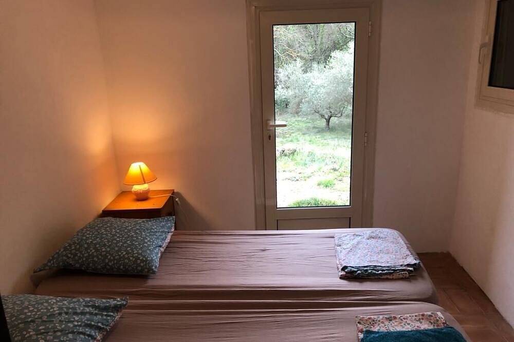Stone country house in absolute peace and quiet! 100% private house and pool in Figanières, Draguignan Region