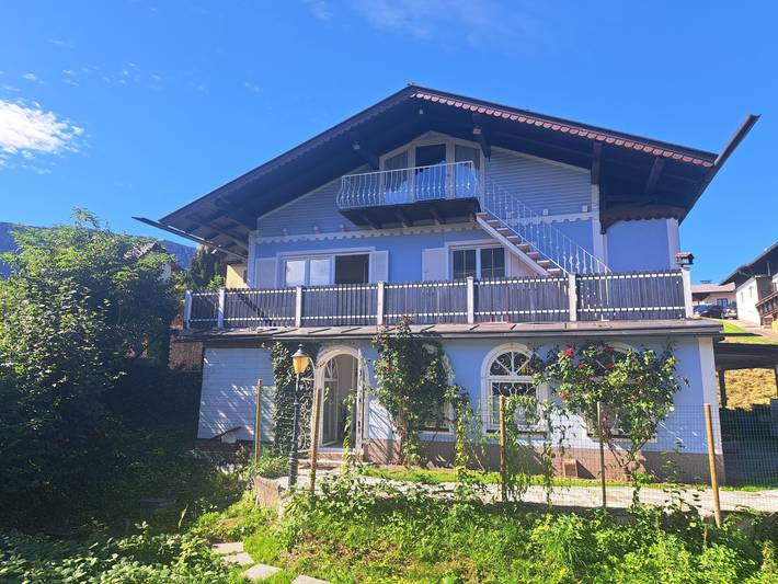 Ferienhaus für 10 Personen, mit Garten und Sauna sowie Terrasse und Seeblick, mit Haustier am Traunsee