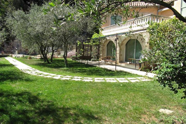 Ferienhaus für 6 Personen, mit Terrasse und Garten sowie Pool