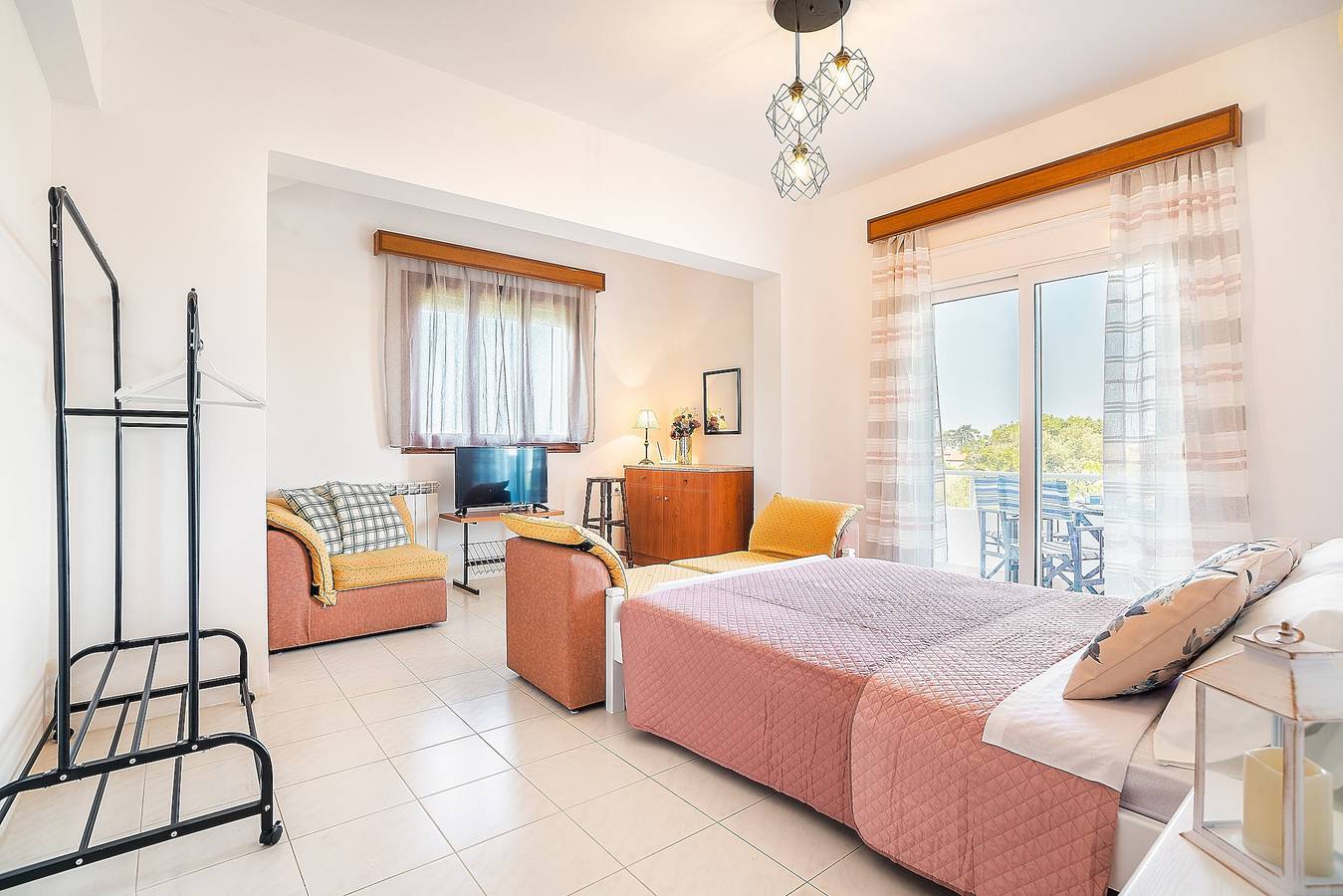 Vakantiehuis "La Christine" met zeezicht, 2 balkons & Wi-Fi, foto 10