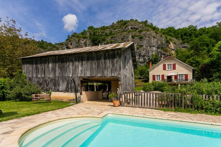 Gîte pour 10 personnes, avec piscine, adapté aux familles à Martel