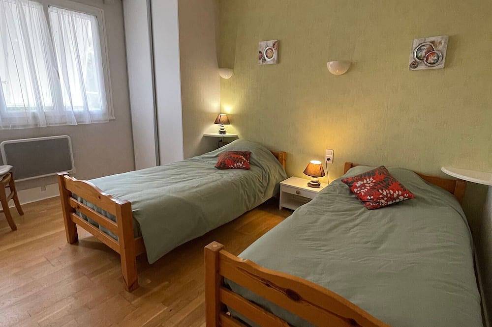 Escapada Tranquila entre Pornic y Nantes con Jardín, Wifi y Juegos para Niños in Saint-Hilaire-de-Chaléons, Valle del Loira