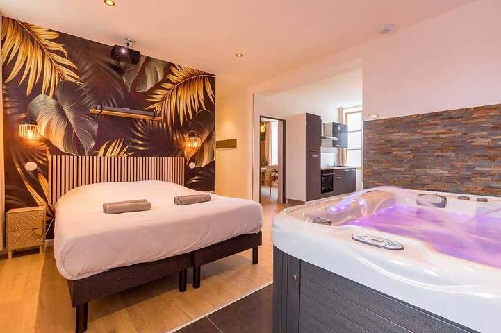 Maison de vacances pour 2 personnes, avec sauna et jacuzzi à Le Creusot