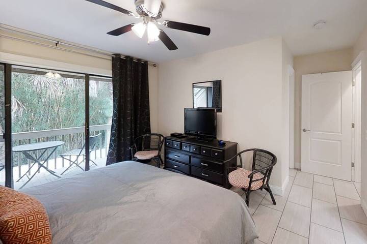 Bed and breakfast for 4 people, with pool in South Carolina