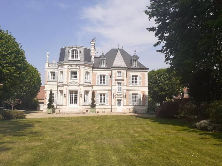Chambre d’hôte pour 6 personnes, avec terrasse et vue ainsi que jardin et piscine dans Essonne