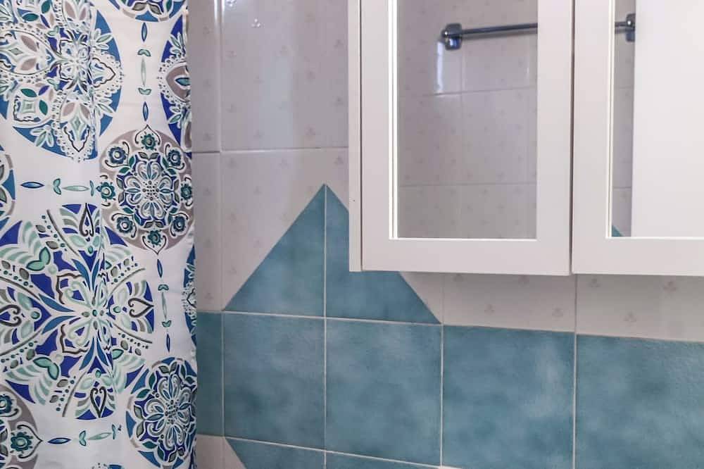 Ganze Wohnung, Grandma’s Pine Apartments – Twin-Bed Studio in Euböa