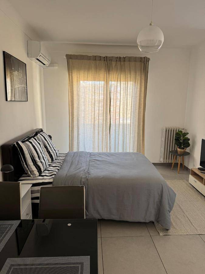 Gîte pour 2 personnes, avec balcon dans Plage Carras Nice - 2