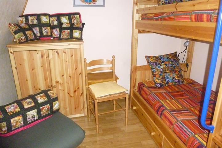 Location de vacances pour 6 personnes, avec jardin à Saint-Jacques-des-Blats - 4