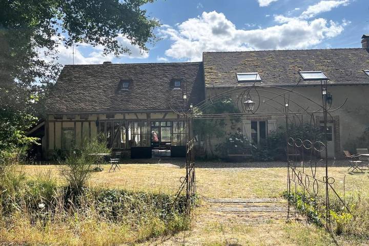 Location de vacances pour 7 personnes, avec jardin et terrasse à Châtenoy - 2