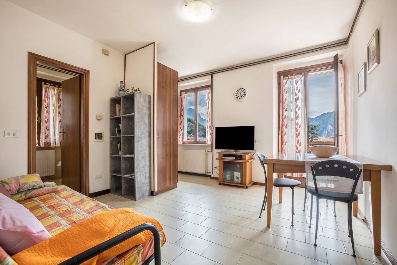 Ganze Wohnung, Ferienwohnung 'Casa La Sentinella Arco San Giorgio' mit Bergblick, Balkon und Wlan in San Giorgio (Trient), Arco