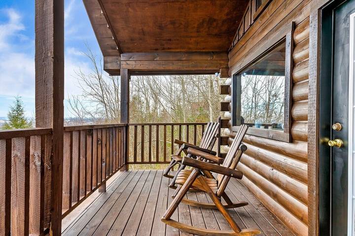 Chalet for 4 people, with balcony and hot tub in Pigeon Forge
