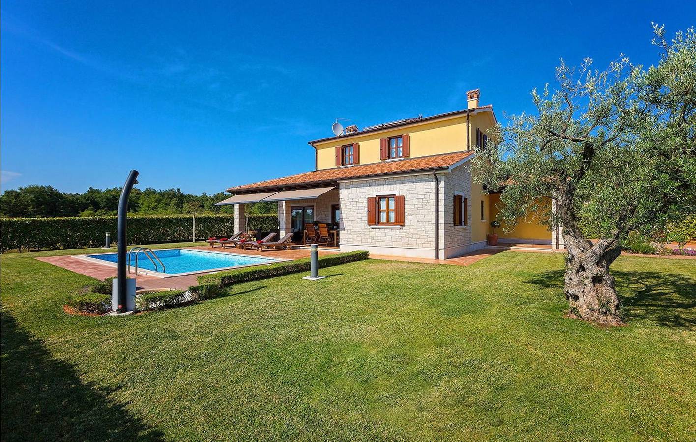 Reizende 2-Zimmer-Wohnung mit Pool und Terrasse in Visnjan, 500 m von den Sehenswürdigkeiten entfernt in Visnjan, Općina Višnjan