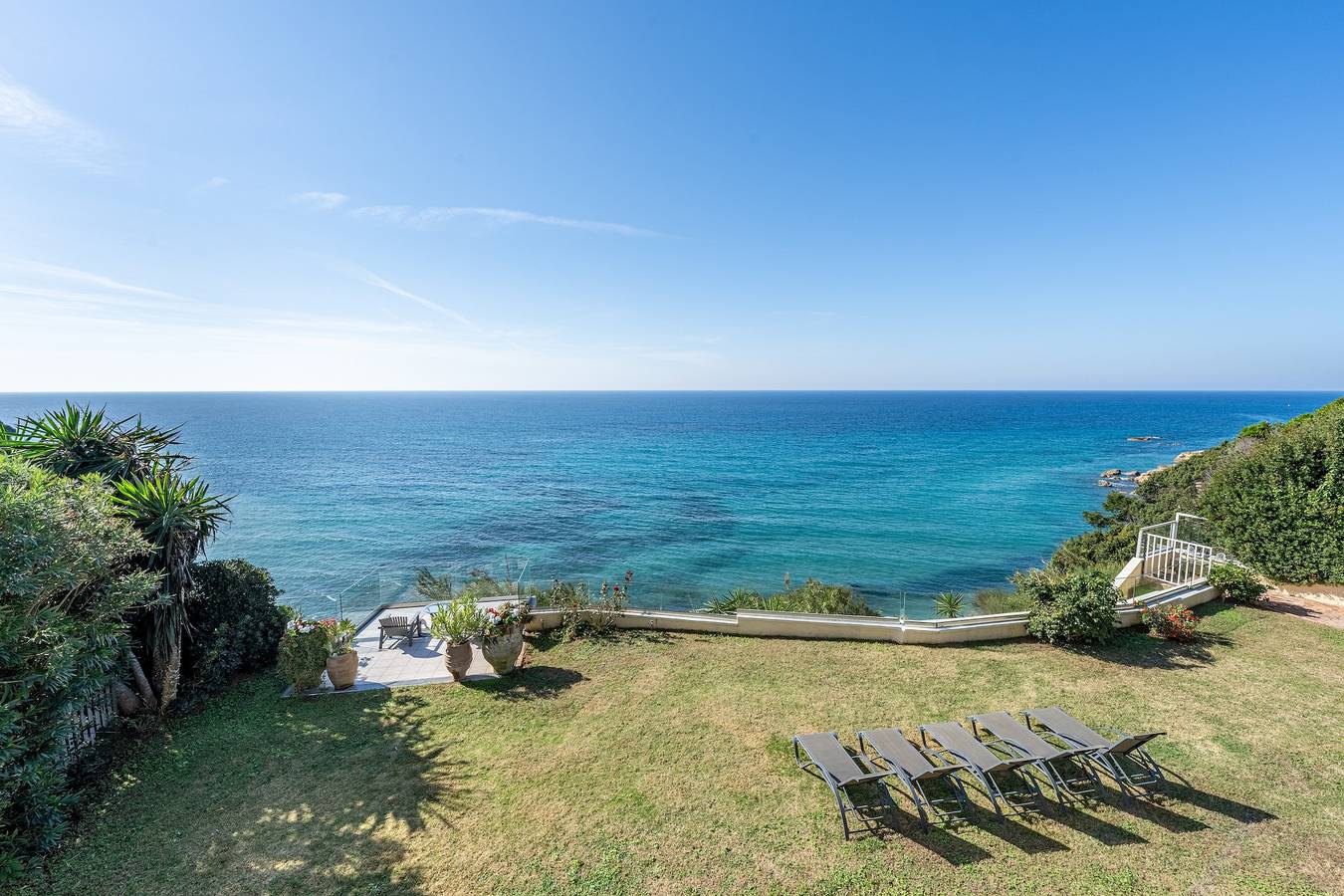 Villa 'Seahorse Bay Beach  Halikounas' with Private Pool, Private Terrace and Air Conditioning in Corfu