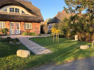 Ferienhaus für 3 Personen, mit Sauna und Terrasse in Middelhagen