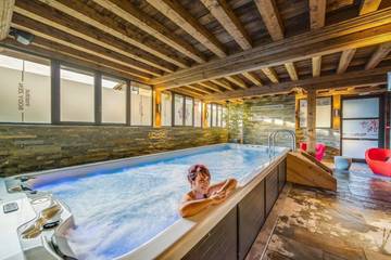 Hôtel pour 2 personnes, avec jacuzzi ainsi que sauna et terrasse à Barberaz