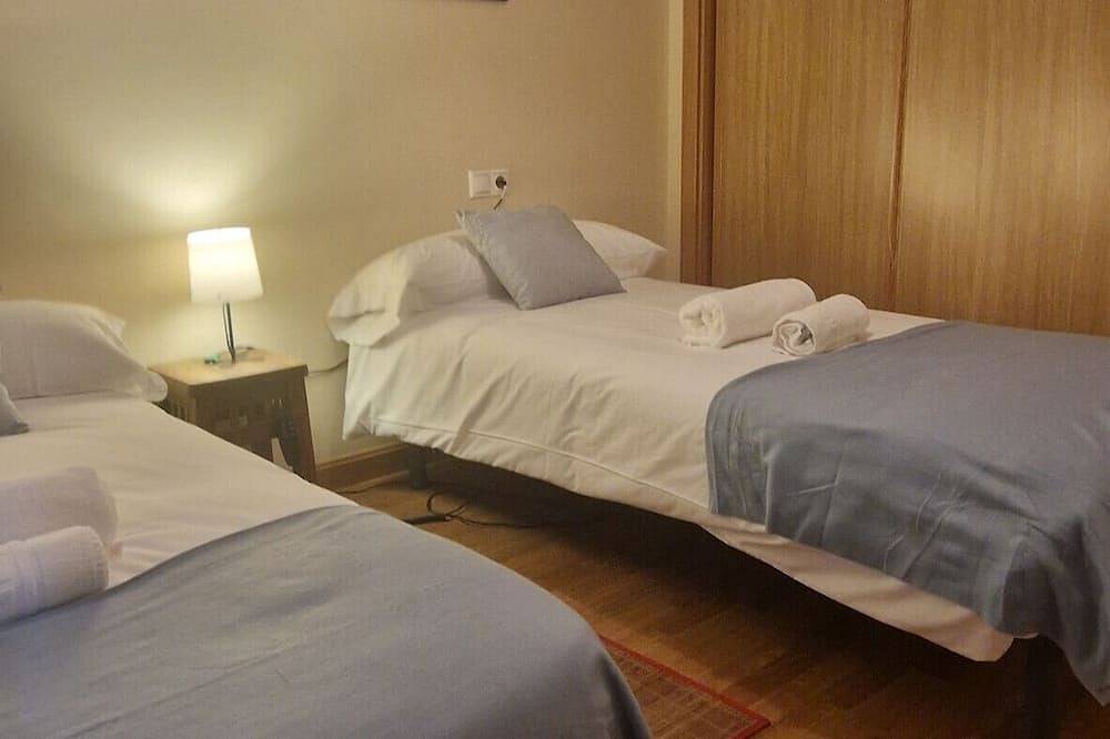 Entire apartment, 21A04 Apartamento felechosa cerca de las estacione in Aller, Puerto de San Isidro