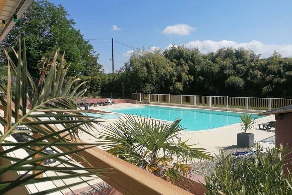 Zecamping 4 étoiles piscine chalet Tv Bbq clim 20m2 in Saint-Gaultier, Le Blanc und Umgebung
