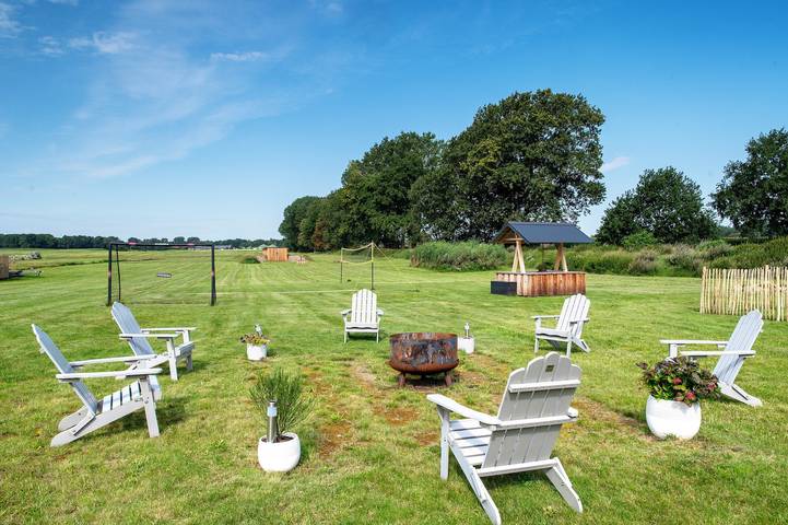 Ganze Wohnung, Ferienwohnung 'Hof Musial' mit Privatterrasse, Gemeinschaftsgarten und Wlan in Pokrent, Nordwestmecklenburg (Wismar und Umgebung)