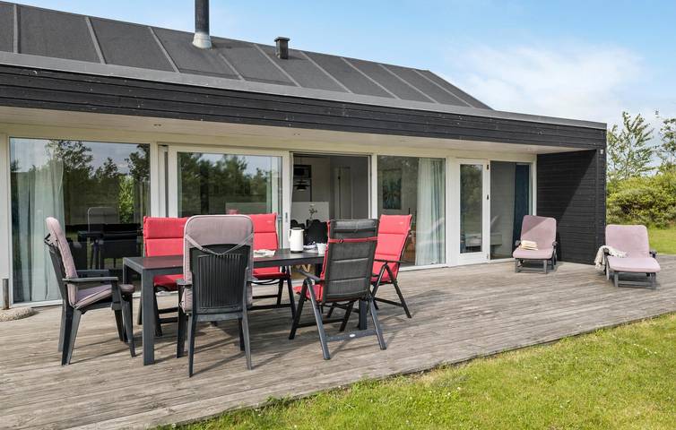 Ferienhaus für 8 Personen, mit Sauna und Whirlpool sowie Terrasse und Garten in Tranum Strand - 3
